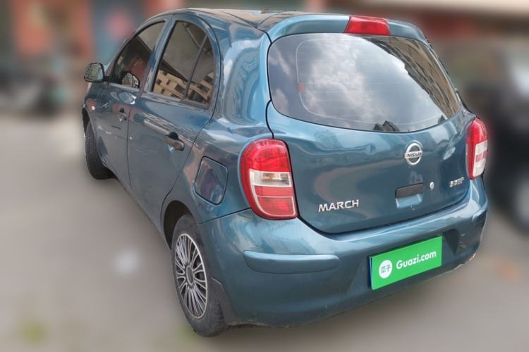 Used Nissan March 2015 1.2L Manual Easy-Enjoy Version
