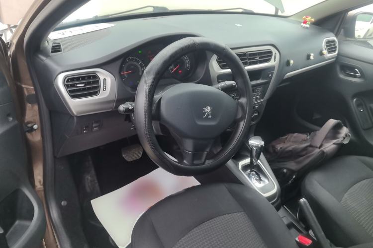 Used Peugeot 301 2016 1.6L Automatic Comfort Edition Center Console