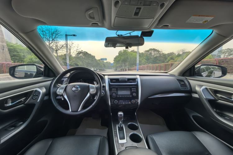 Used Nissan Teana 2013 2.5L XL Leading Edition Interior 2