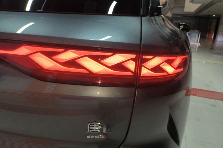 Used BYD Tang L 2025 DM 175KM Drone Player Edition