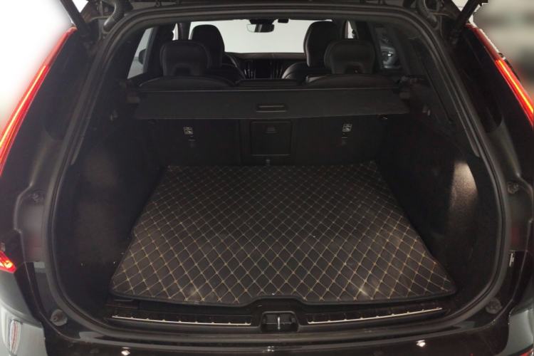 Used Volvo XC60 New Energy 2024 T8 Plug-in Hybrid Long-Range All-Wheel Drive Zhiyuan Polar Night Edition