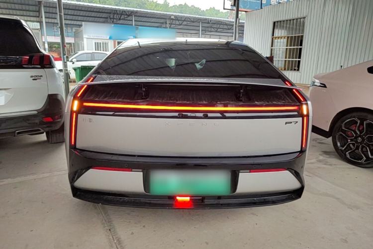 Used XPeng P7 2025 Model—750 All-Wheel-Drive High-Performance Ultra