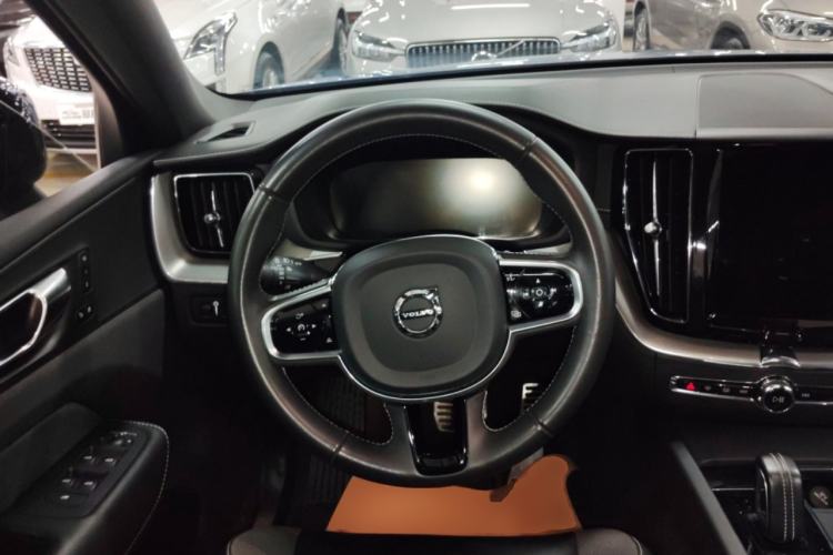 Used Volvo XC60 New Energy 2021 T8 E-Drive Hybrid Smart & Dynamic Edition