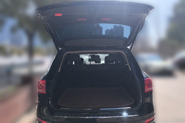 Used Volkswagen Touareg 2015 3.0 TSI Audacious Limited Edition Trunk