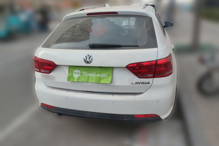 Used Volkswagen Gran Lavida 2013 1.6L Manual Comfort Model
