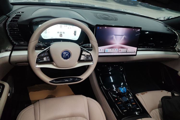 Used BYD Han 2025 DM-i 125KM Elite Model Center Console