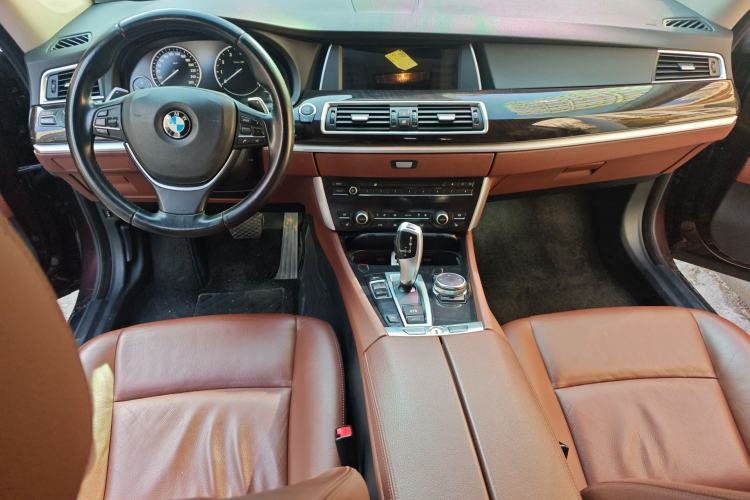 Used BMW 5 Series GT 2015 535i Leading Model Center Console