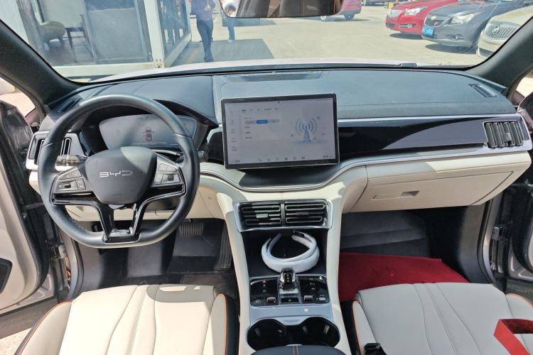 Used BYD Song PLUS New Energy 2023 Champion Edition EV 520KM Prestige Model Center Console