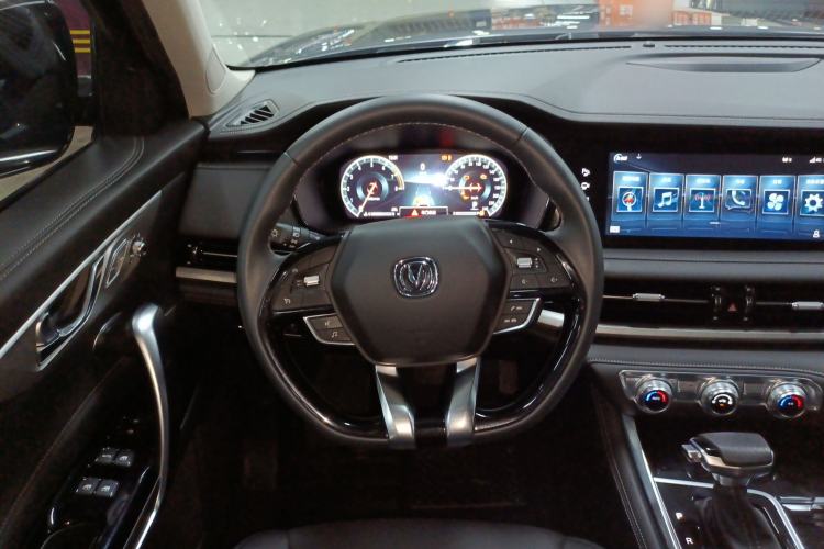 Used CHANGAN CS95 2019 2.0T Two-Wheel-Drive Luxury Version
