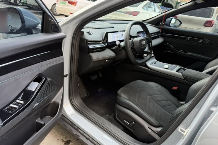 Used Geely Galaxy L6 2024 125km Creative Edition

