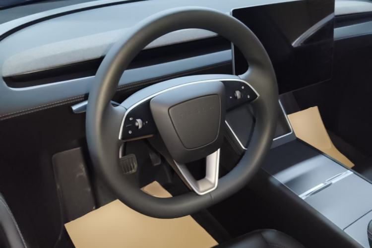Used Tesla Model Y 2025 Rear-Wheel-Drive Version