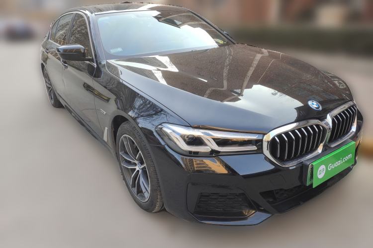 Used BMW 5 Series New Energy 2022 Restyled 535Le M Sport Package Front Right 45 Deg