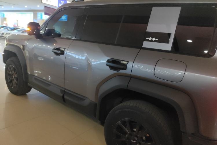 Used Formula Leopard Leopard 5 2023 Navigator Edition