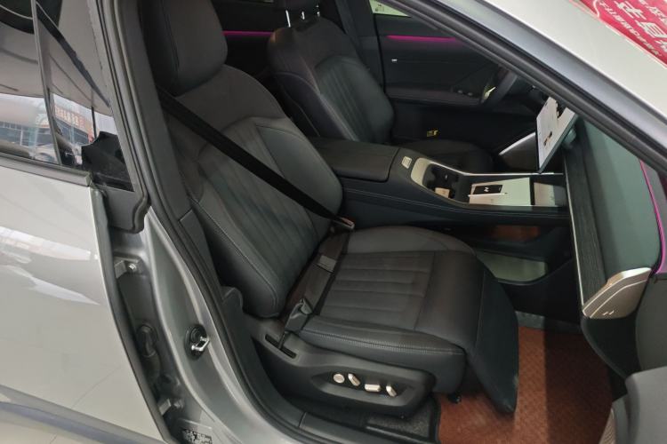 Used ONVO L60 2024 60 kWh Rear-Drive Version
