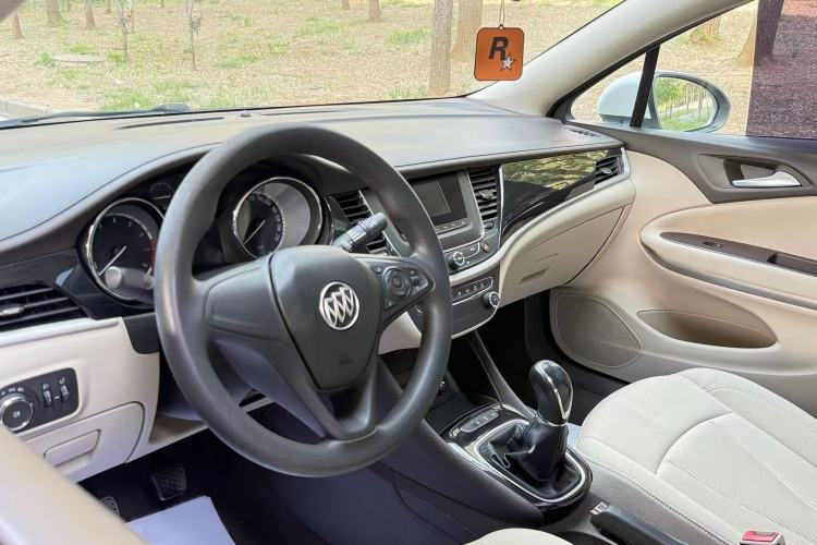 Used Buick Verano 2015 Sedan 15S Manual Entry-Level Model Interior 2