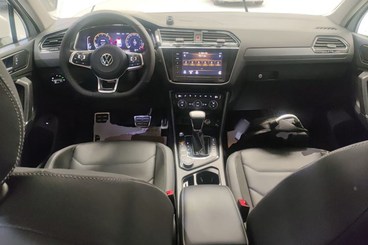 Used Volkswagen Tiguan L 2021 380TSI Automatic All-Wheel Drive R-Line Comfort Plus 7-Seater Center Console