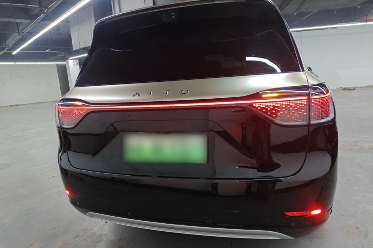 Used Hima AITO M9 2025 All-Electric Ultra Version 100 kWh 5-Seater Model Rear