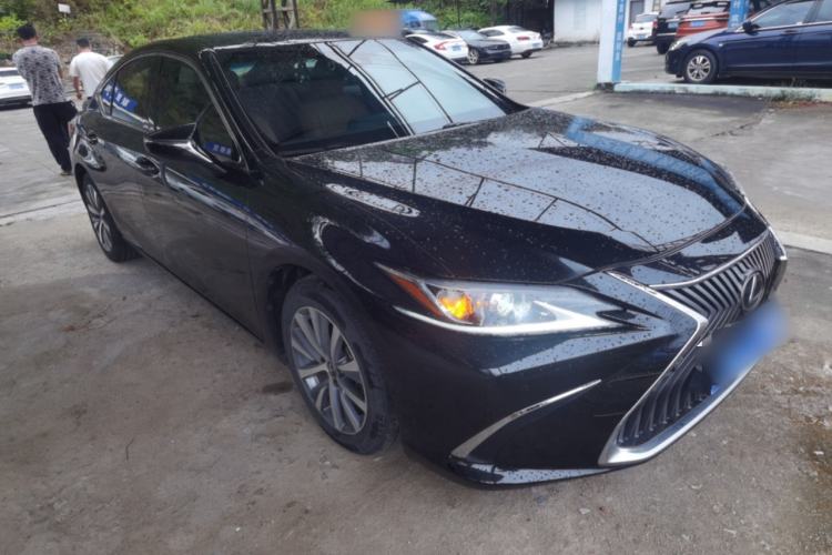Used Lexus ES 2018 200 Excellence Edition China V Standard
