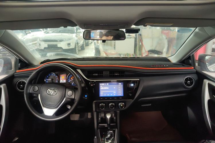 Used Toyota Corolla 2018 1.2T S-CVT GL-i Zhihui Edition Center Console