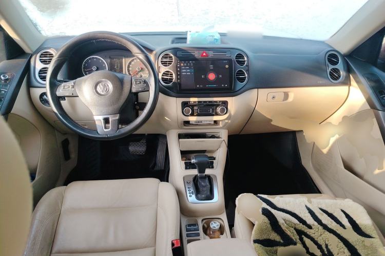 Used Volkswagen Tiguan 2010 1.8 TSI Automatic Two-Wheel Drive Trend Edition Center Console