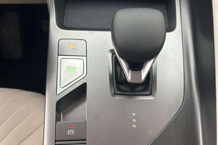 Used Roewe D5X DMH 2024 135 Tech Edition