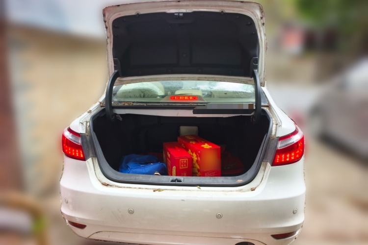 Used CHANGAN Raeton 2014 1.8T Automatic Elite Anniversary Edition China IV Standard
