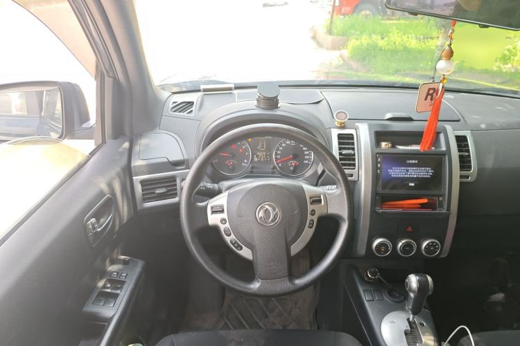 Used Dongfeng Fengdu MX6 2015 2.0L CVT Two-Wheel Drive All-Around Version Steering Wheel