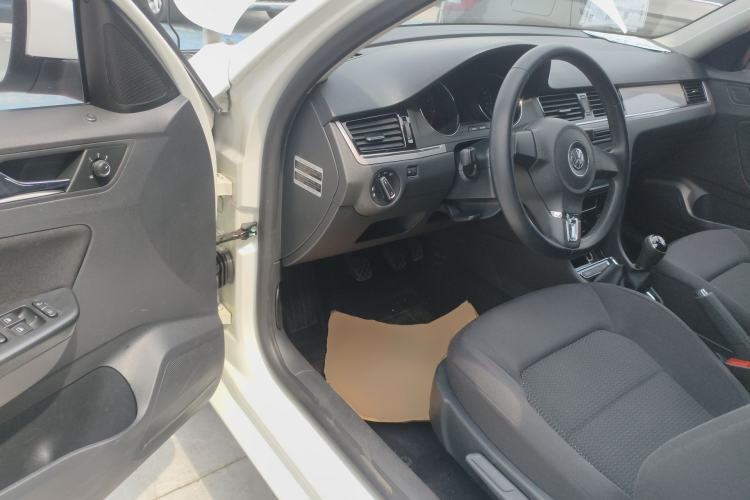 Used Volkswagen Bora 2015 Value Edition 1.6L Manual Fashionable Style
