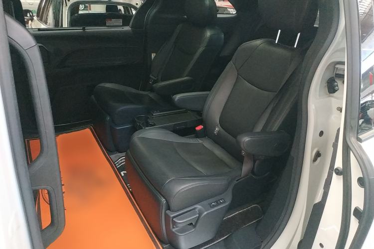 Used Toyota SIENNA 2023 2.5L Hybrid Ultimate Edition Left Rear Seat