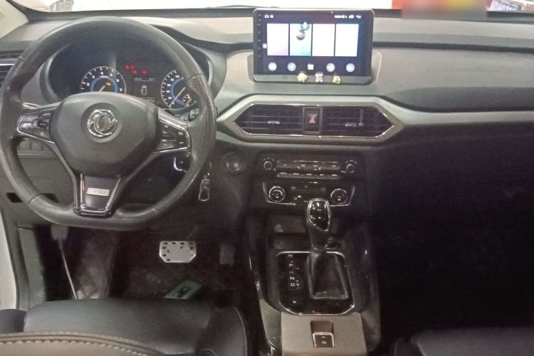 Used Dongfeng Fengon S560 2018 1.8L CVT Elite Model 5 Seats Center Console