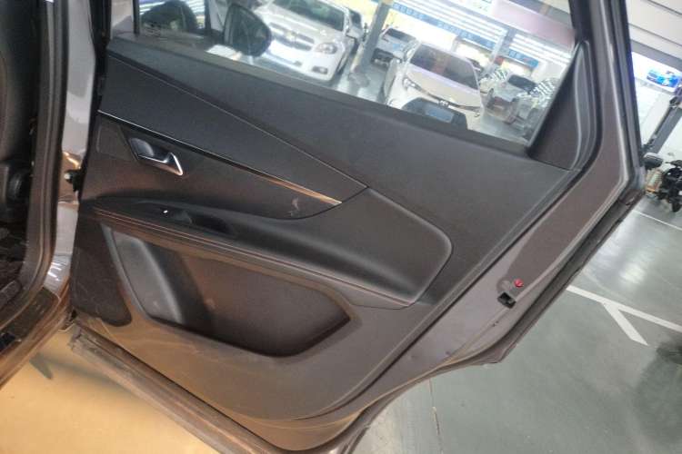 Used Peugeot 5008 2017 380THP 5-Seater Elite Edition