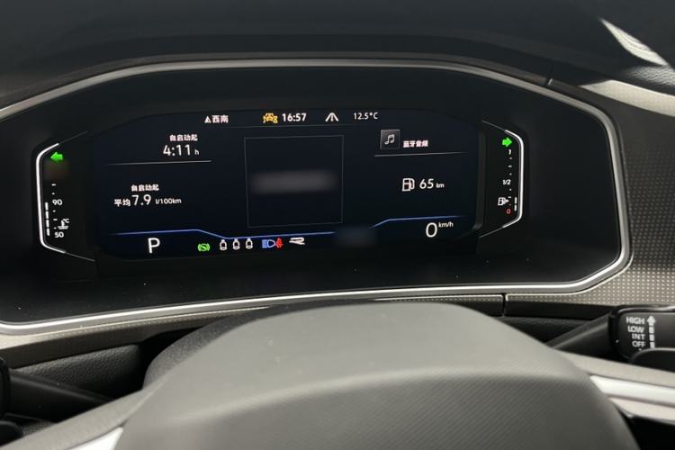 Used Volkswagen T-ROC 2023 300TSI DSG Two-Wheel-Drive Chen Guang Edition
