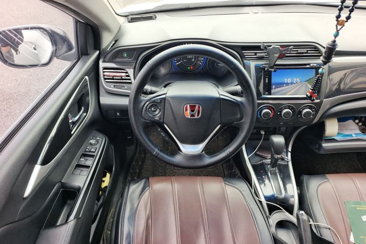 Used Honda Crider 2013 1.8L automatic luxury edition
