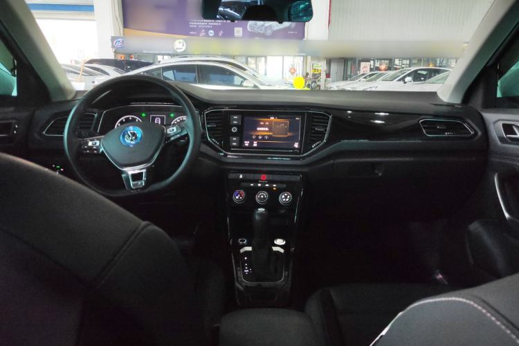 Used Volkswagen T-ROC 2019 280TSI DSG Two-Wheel Drive Comfort Version China VI Standard Center Console