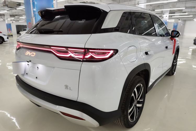 Used BYD Song L DM-i 2024 112 km Beyond Edition Rear Right 45 Deg