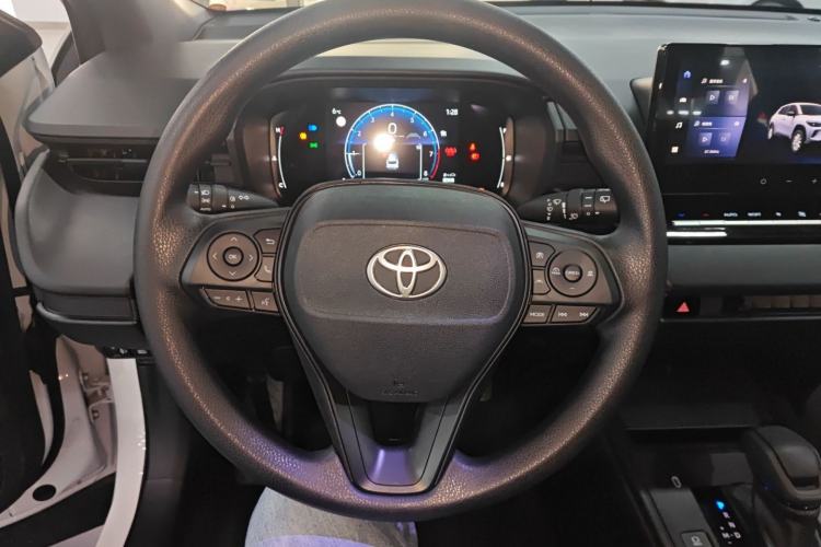 Used Toyota Corolla Cross 2026 Model 2.0L Pioneer Edition
