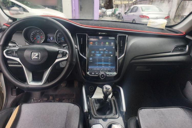 Used Zotye SR7 2017 1.5T Manual Cube Dream Edition Center Console