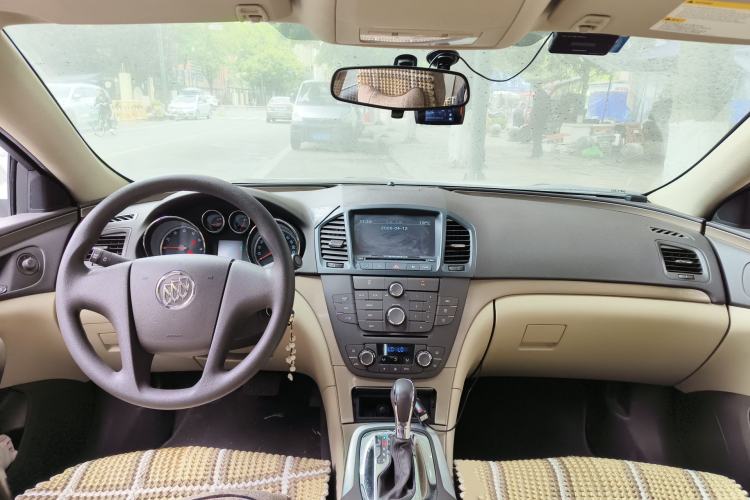 Used Buick Regal 2012 2.0L Comfort Edition Center Console