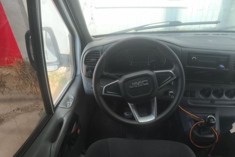 Used JMC Transit 2019 2.8T Commercial Version Long Wheelbase Mid-Roof 6-Seater Rear Single Tire China VI Emission Standard – JX493