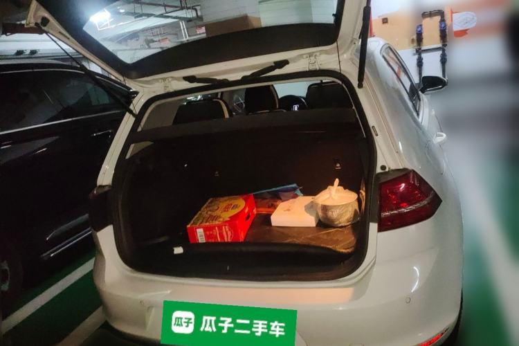 Used Volkswagen Golf 2016 1.6L Automatic Comfort Model Trunk