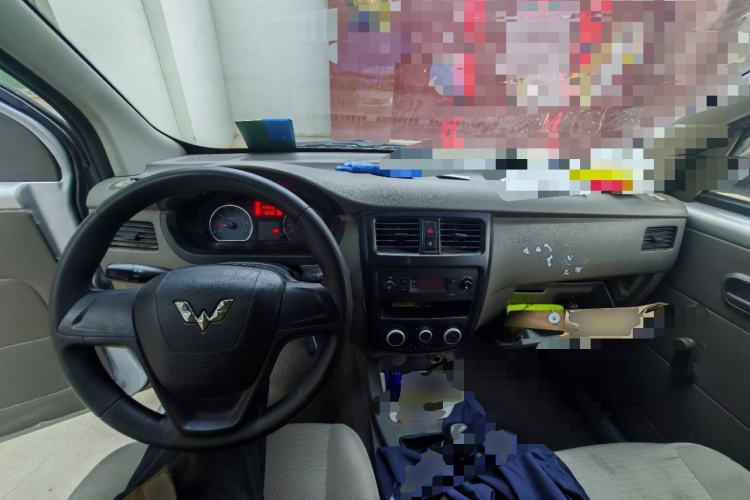 Used Wuling Rongguang V 2019 1.5L Window-Sealed Utility Model China VI LAR Center Console