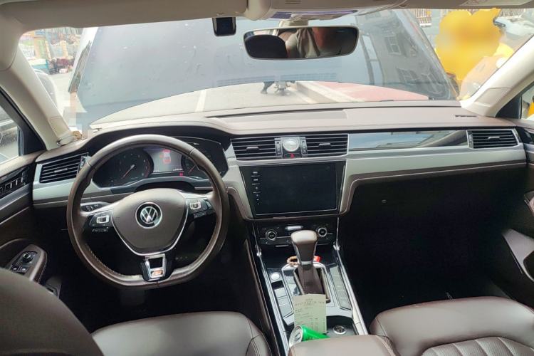 Used Volkswagen Phideon 2021 380TSI Luxury Edition Center Console