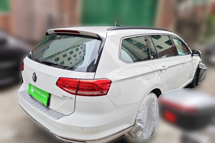 Used Volkswagen Variant 2017 380TSI Two-Wheel Drive Comfort Edition
