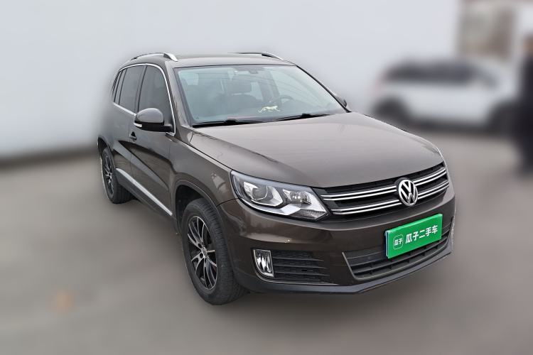 Used Volkswagen Tiguan 2015 1.8TSI Automatic Two-Wheel Drive Luxury Model Front Right 45 Deg
