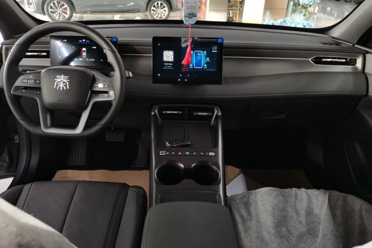 Used BYD Qin PLUS  Center Console