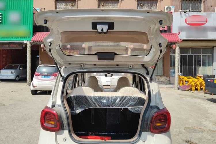 Used Wuling Hongguang MINIEV 2025 Four-Door Version Advanced Edition Trunk