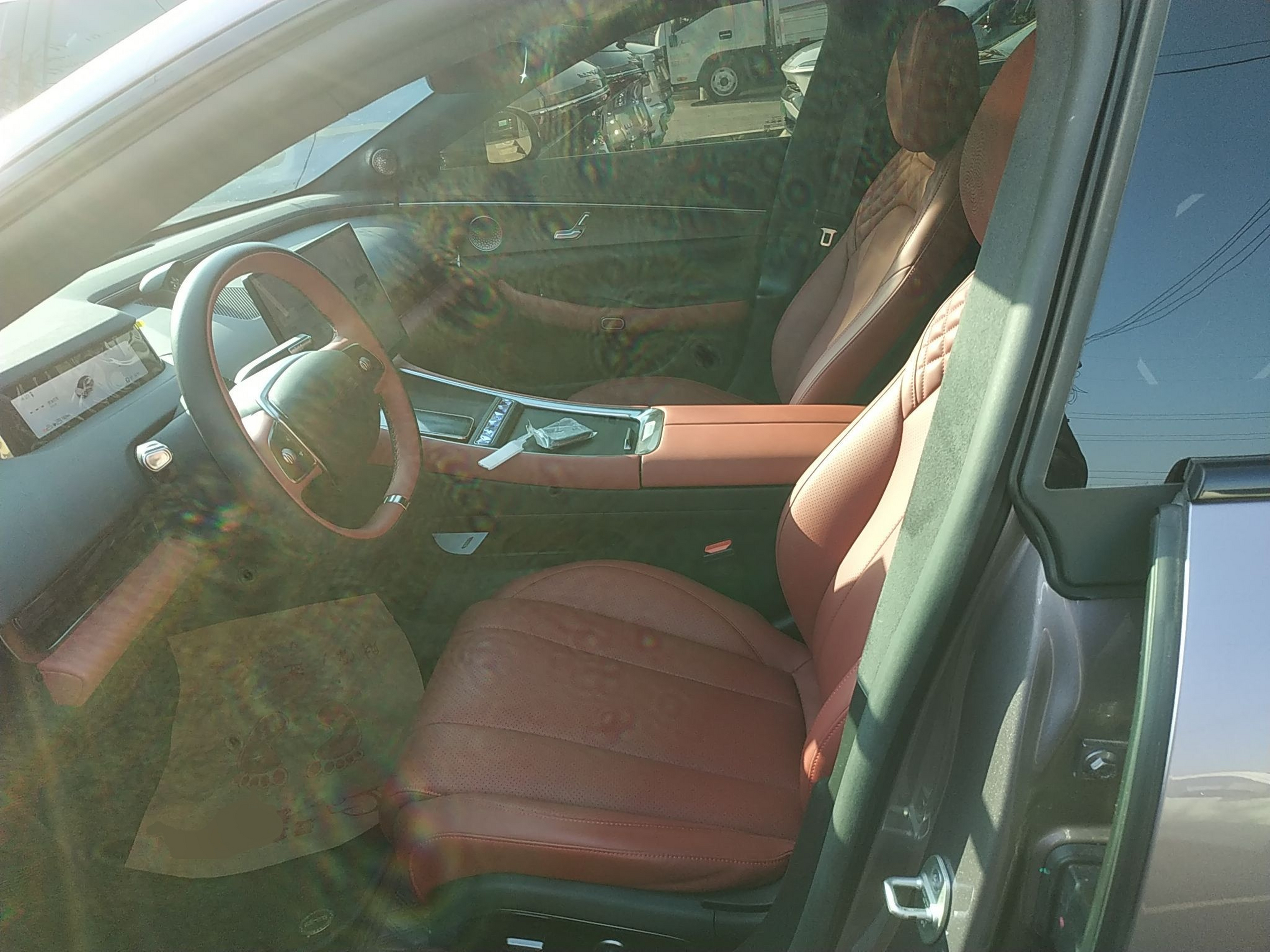 Переднее сиденье в автомобиле