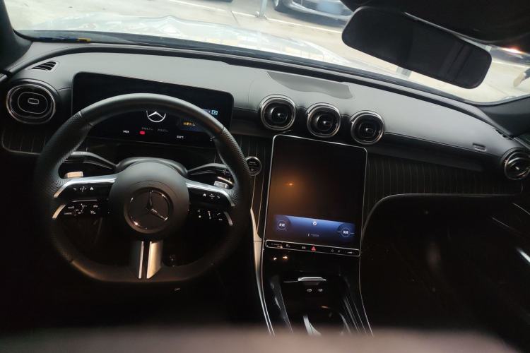 Used Mercedes-Benz C-Class 2023 Restyled C 260 L Sport Edition Center Console