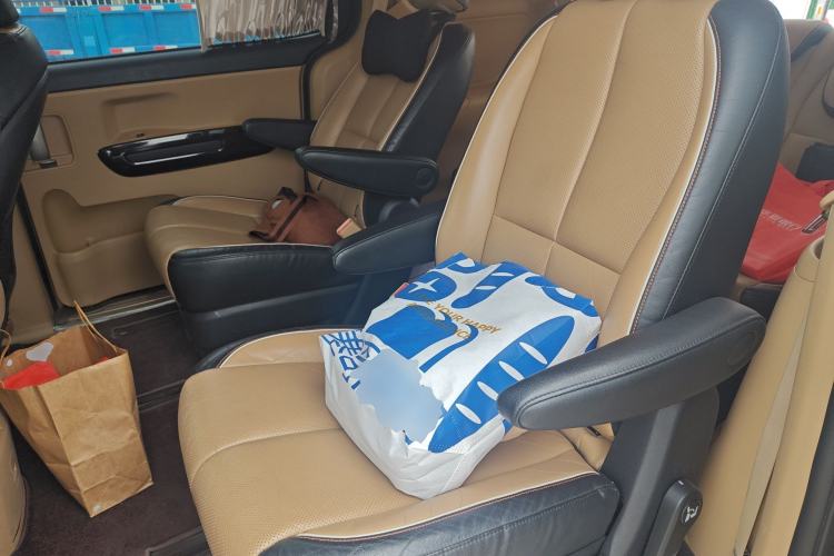 Used Kia Carnival 2015 3.3 GDI Luxury Edition China V Standard Left Rear Seat