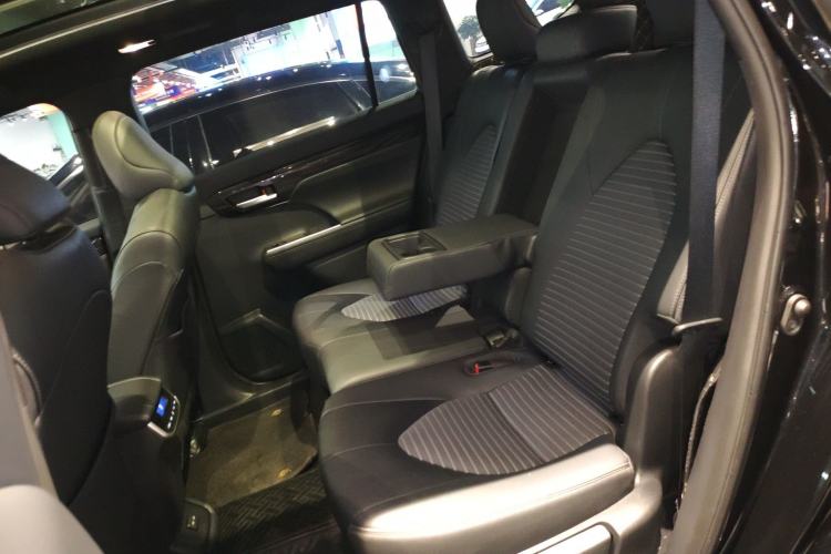 Used Toyota Crown Kluger 2023 2.5L HEV Four-Wheel Drive Luxury Edition Left Rear Seat